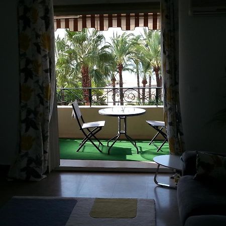 Apartment On The Croisette With Sea View Канны Номер фото